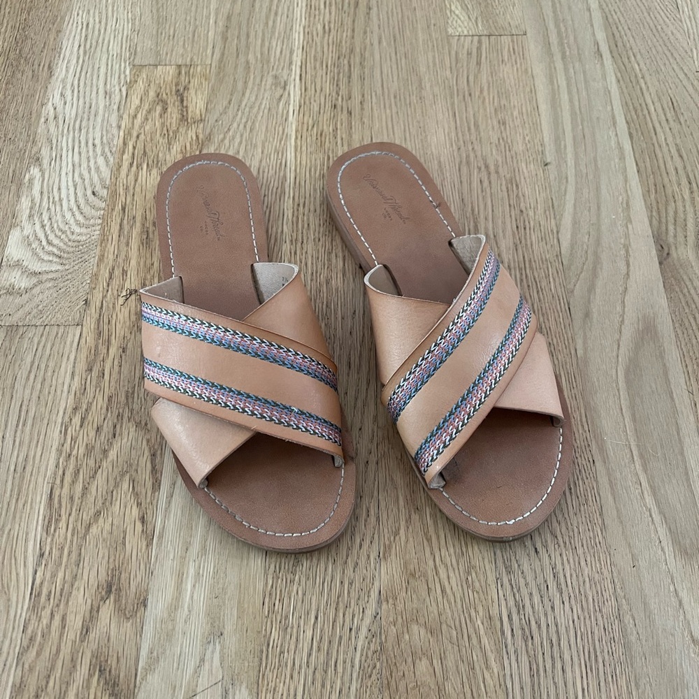 Target Universal Thread brown sandals size 7.5